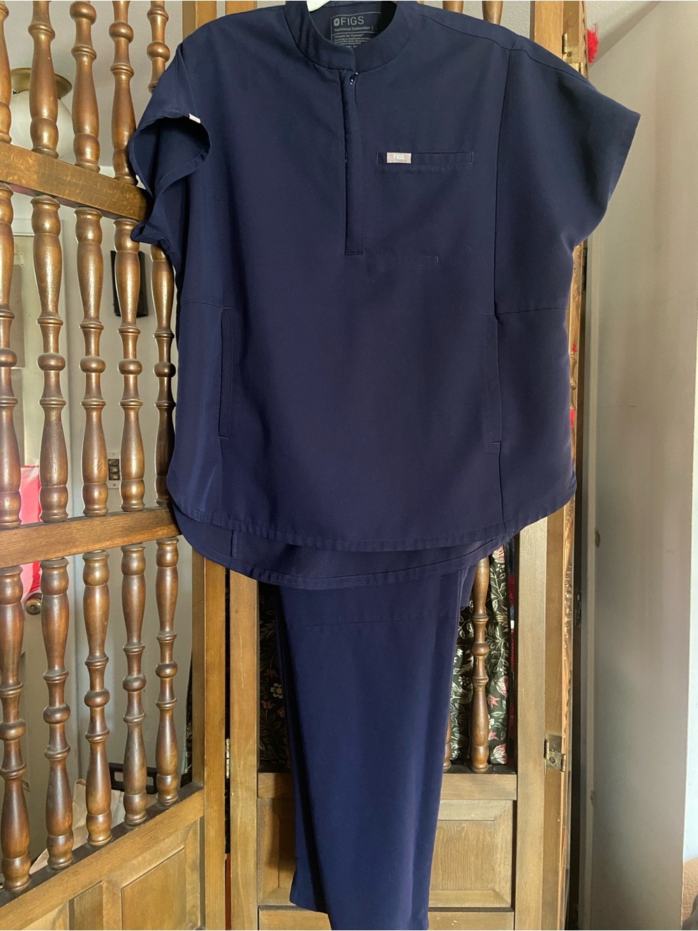 FIGS women’s Montex Top: large 
Yola Skinny Scrub Pant: medium/tall
